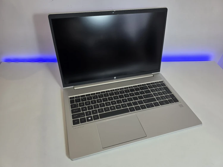 HP 15,6"